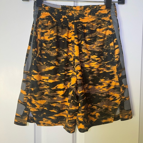 Nike Camouflage Athletic Shorts in Black and Orange - Picture 1 of 8